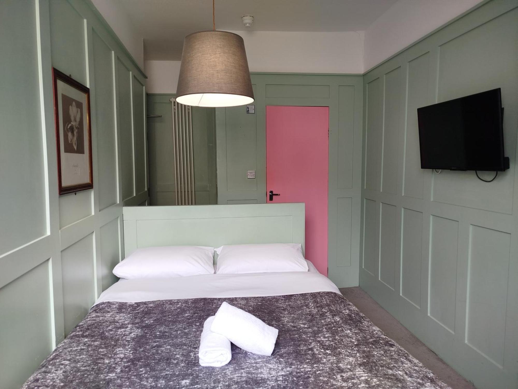 Hotel The Willows 2*