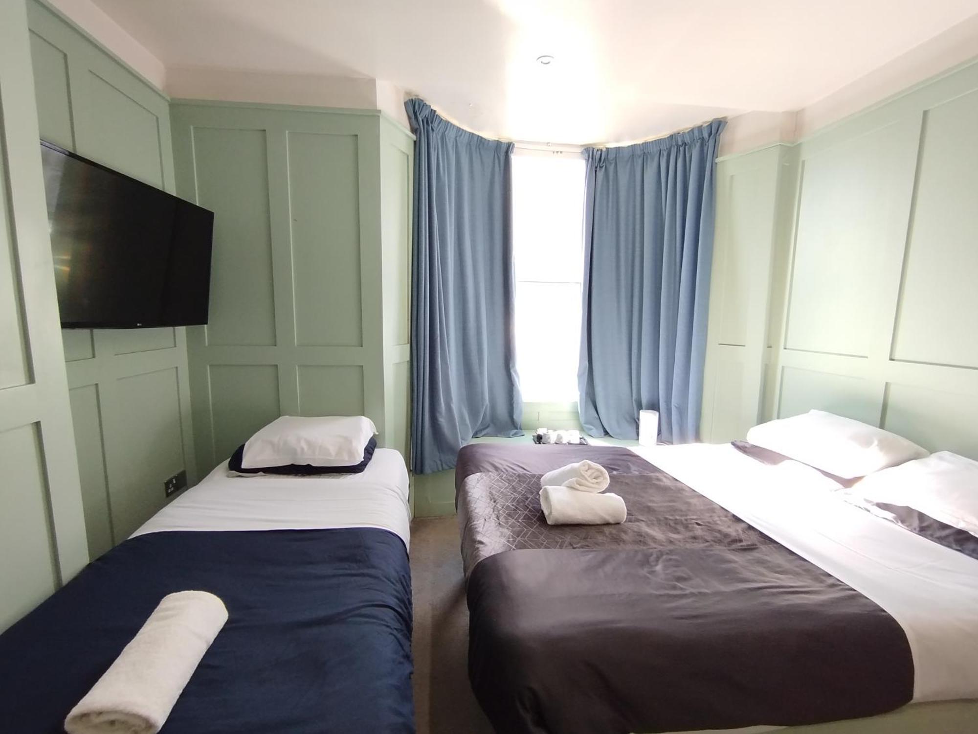 Hotel The Willows 2*
