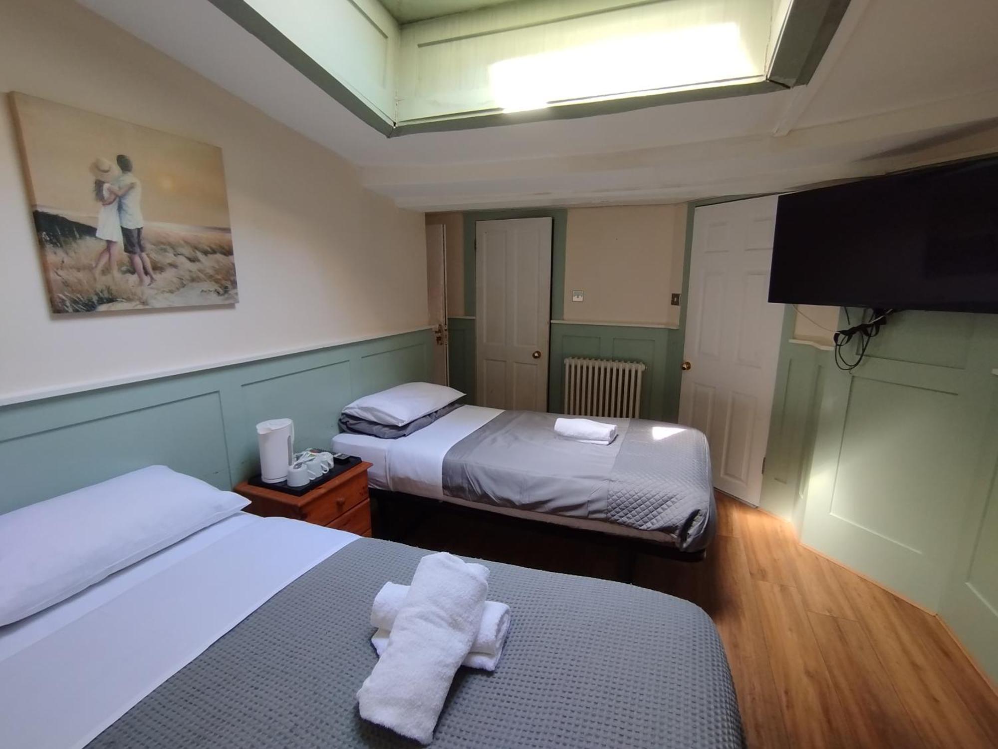 The Willows Hotel 2*