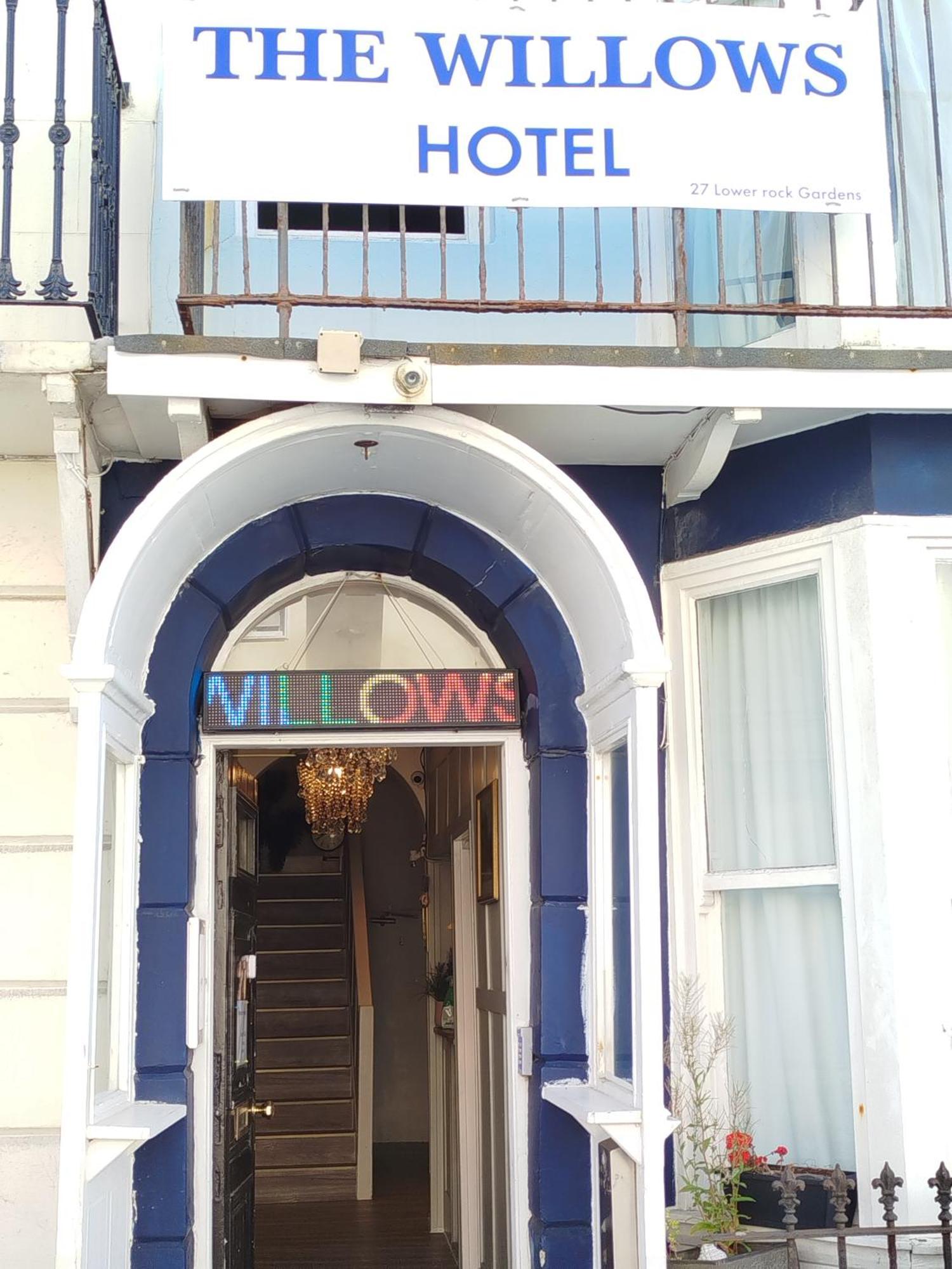 The Willows 2* Brighton